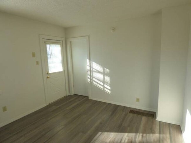 Building Photo - 3903 Grayston Ave