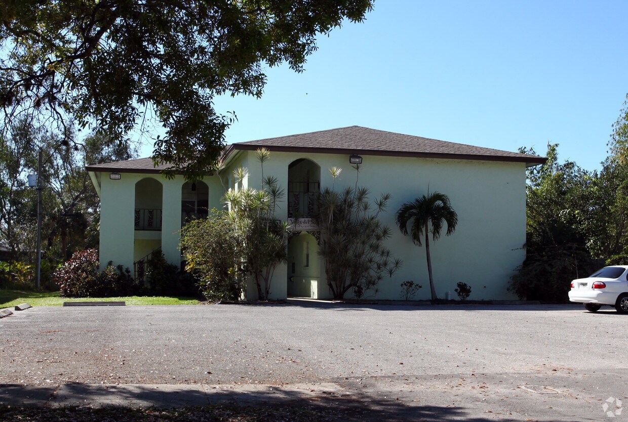 Foto principal - 1928 Grace Ave