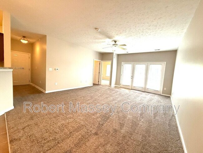 Foto del edificio - 9400 Clubview Dr