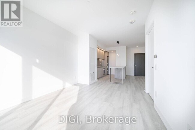 Photo du bâtiment - 57 Spadina Ave.