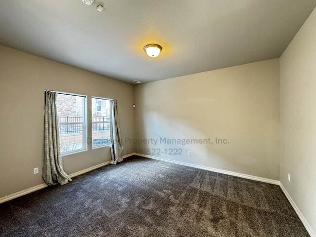 Building Photo - 6227 Lenexa Grv