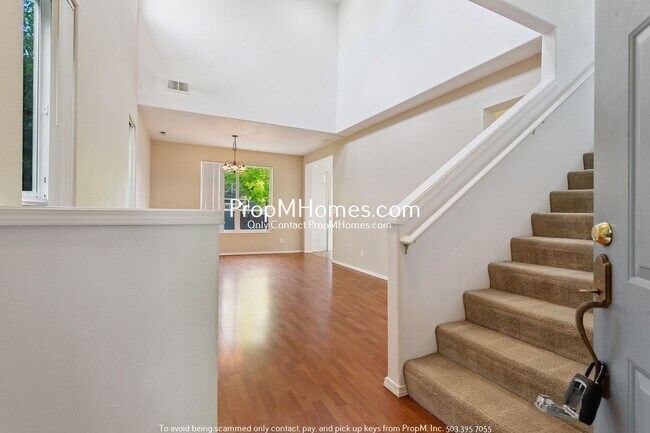 Foto del edificio - Lovely 3 Bedroom Home in Aloha - Vaulted C...
