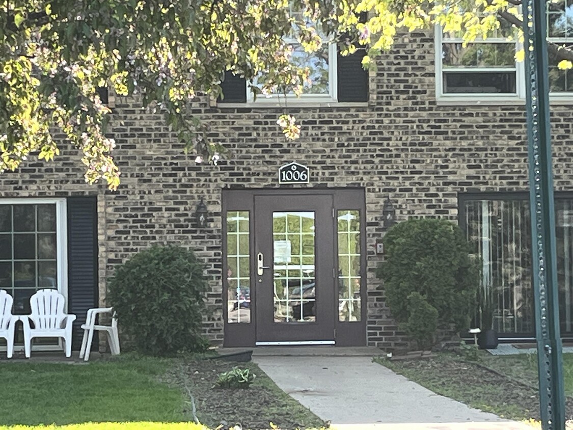 Foto principal - 1006 Westbrooke Way