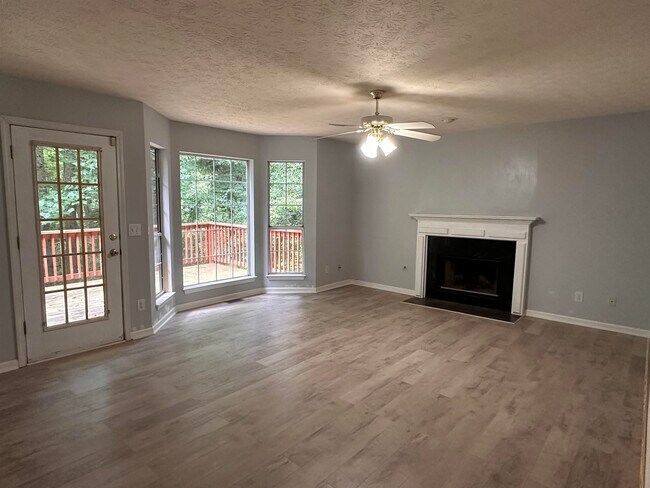 Building Photo - 300 Radner Run
