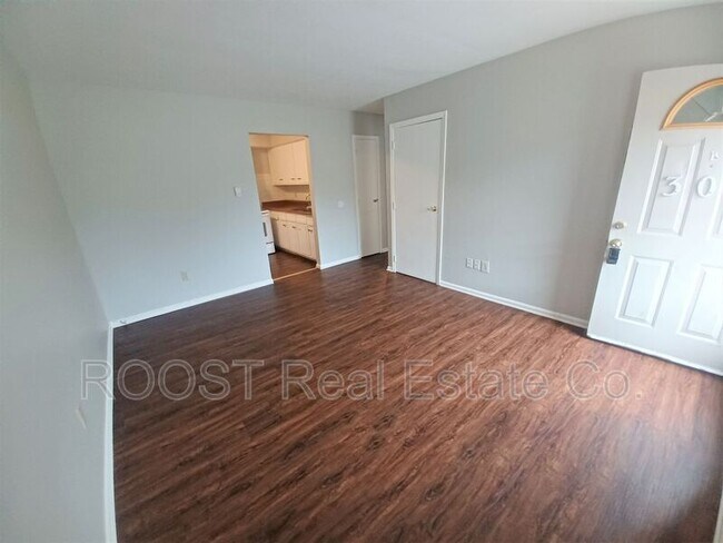 Building Photo - 304 S Highland Ave
