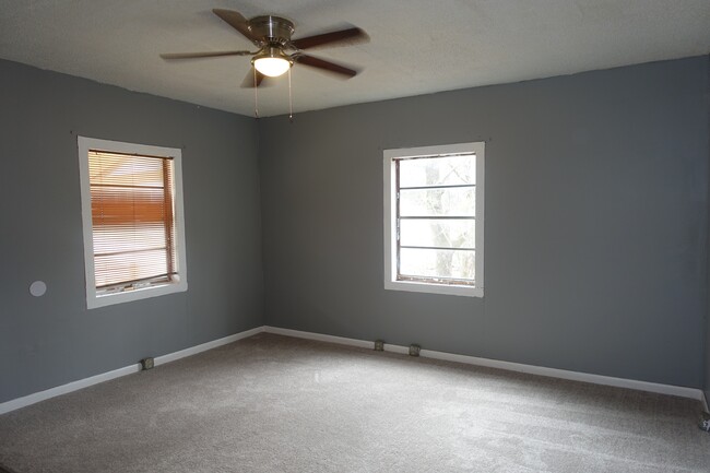 Building Photo - 3718 Charles St