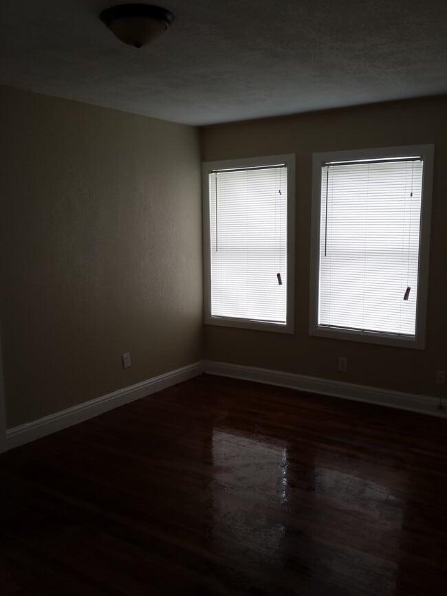 Building Photo - 3143 Magnolia, Unit b,