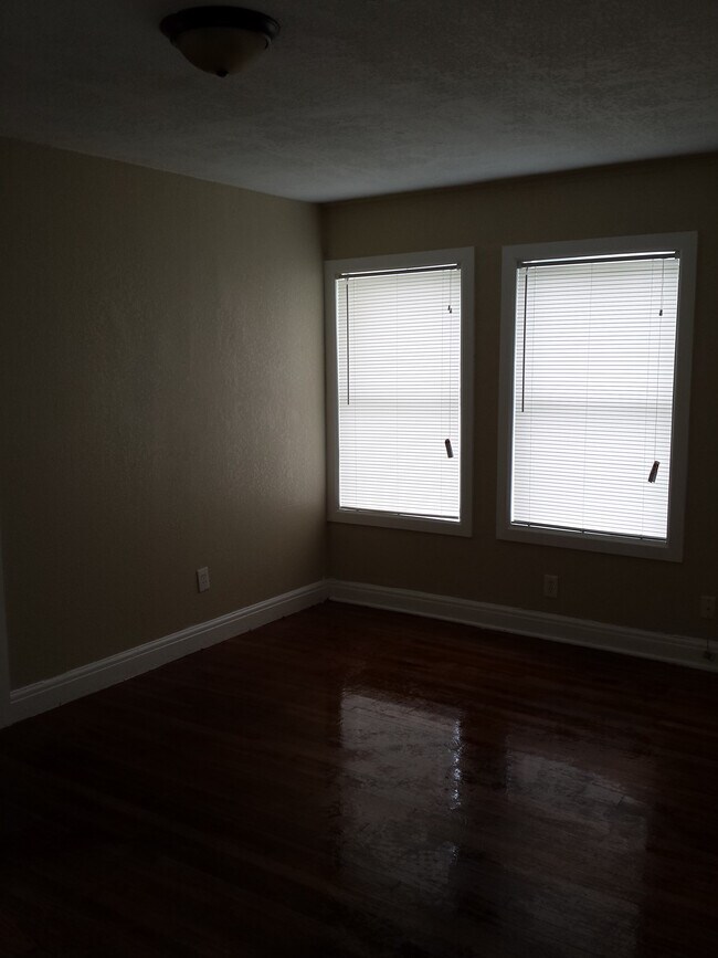 Foto del edificio - 3143 Magnolia, Unit b,