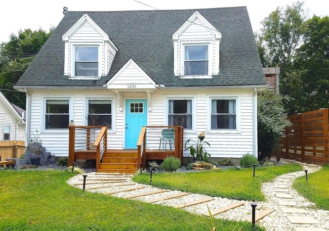 Building Photo - 1236 Sunnymeade Dr