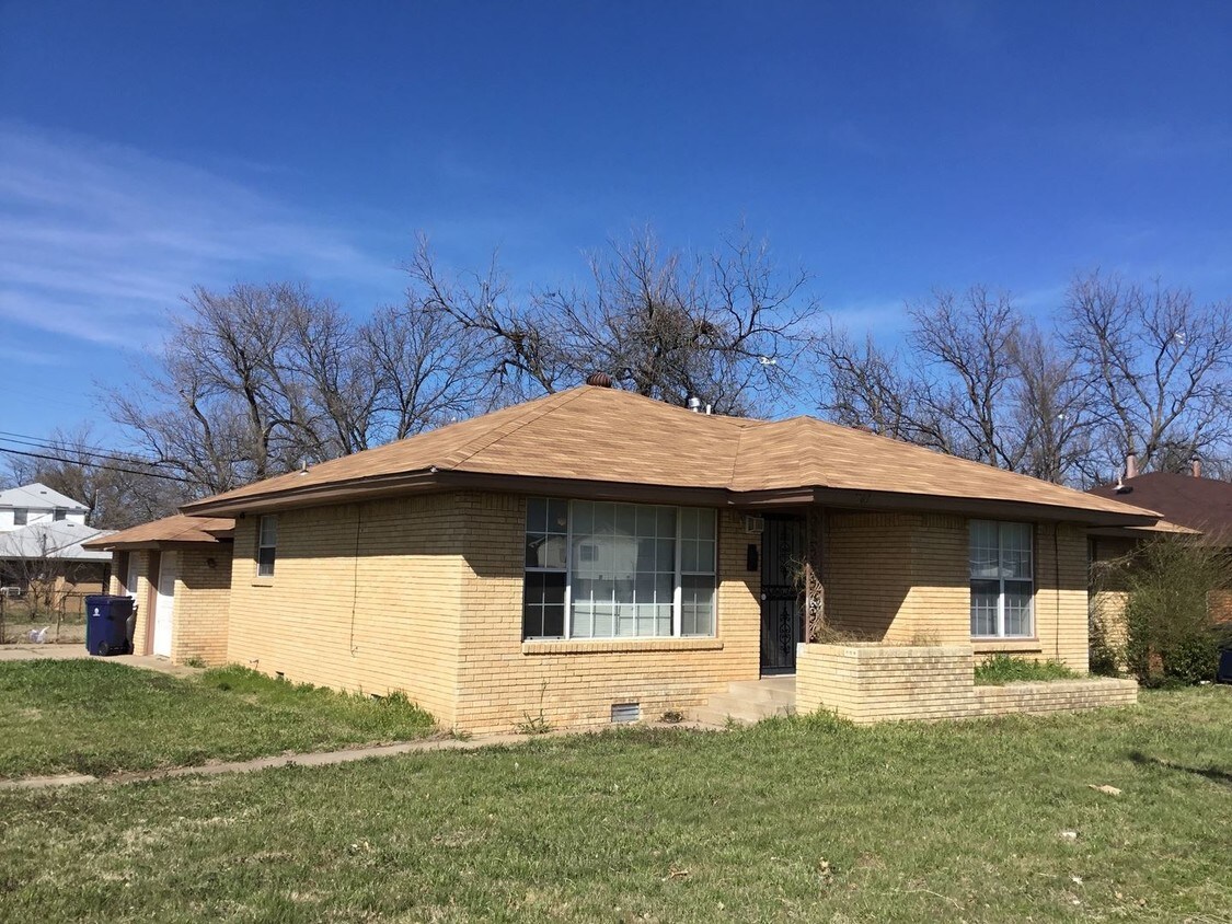 Primary Photo - 3 br, 1.5 bath House - 1301 NE 36th St.