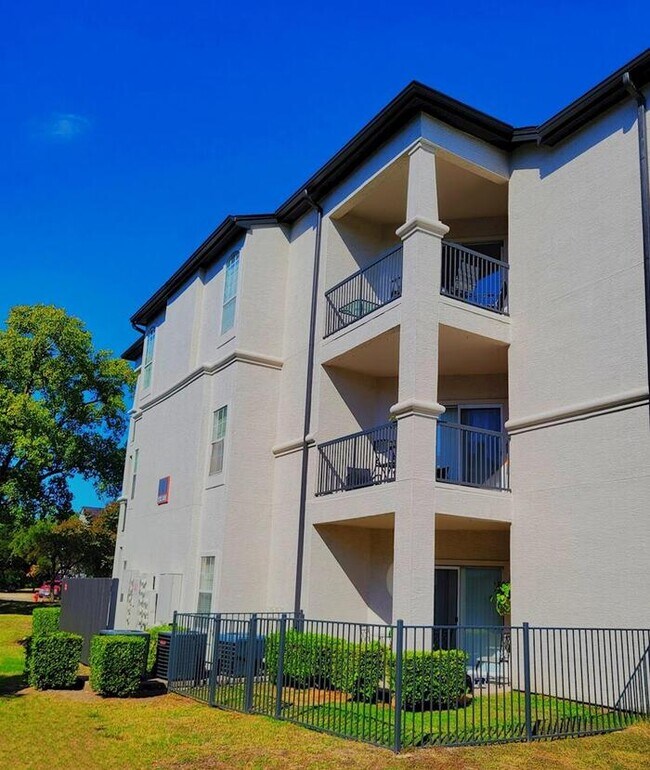 Foto del edificio - 1720 Wells Branch Pkwy
