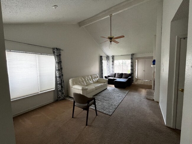 Foto del edificio - 13632 Garden Grove Ct