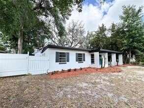Building Photo - 906 San Domingo Rd