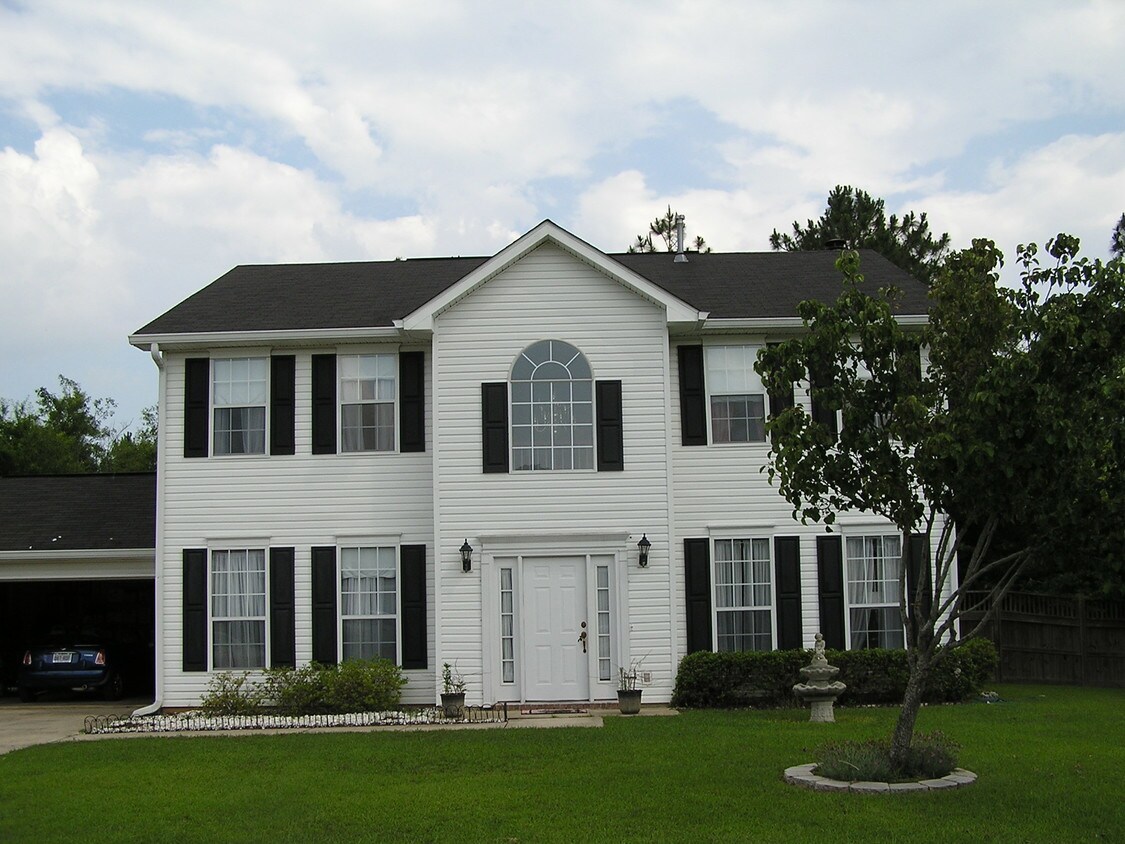 10 N Lakeview Dr, Ocean Springs, MS 39564 House Rental in Ocean