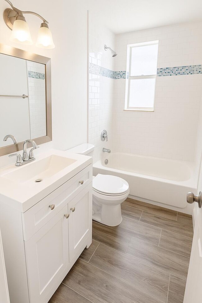 Building Photo - 2716 Vandiver Dr