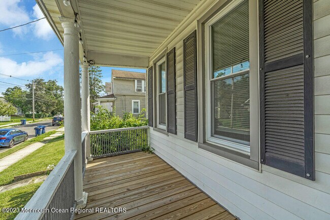 Building Photo - 112 Oxonia Ave