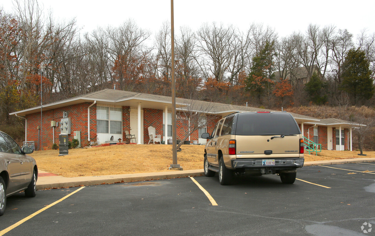 Foto del edificio - Lucile Page Manor Apartments