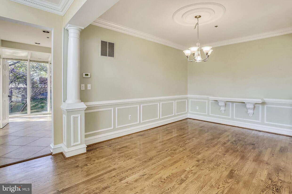 Foto principal - 5459 Whitley Park Terrace