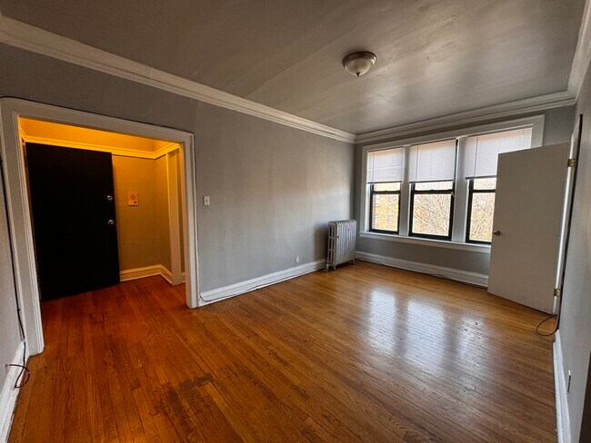 Building Photo - 7207 S Constance Ave