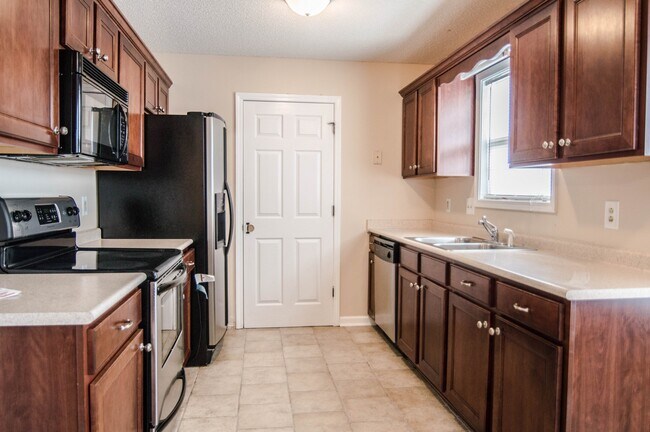 Foto del edificio - Pet Friendly Three Bedroom with Bonus!