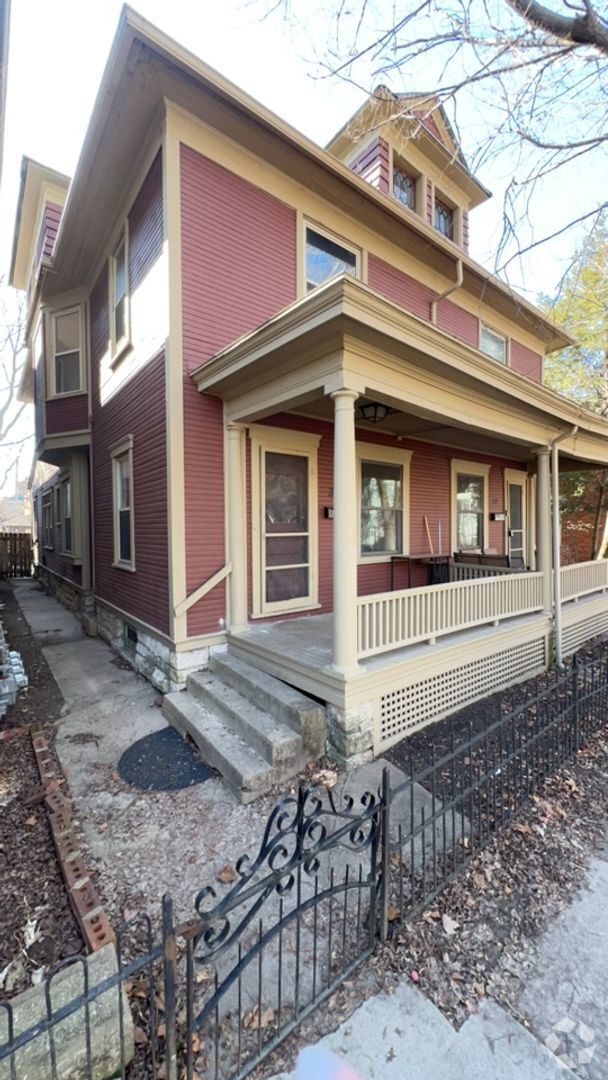 Building Photo - 34-36 Hess St