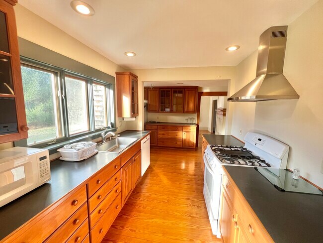 Foto del edificio - 377 Millvale Rd