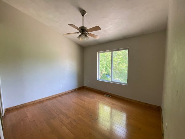 Building Photo - 1126-1128 Greenwood