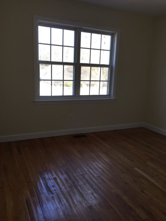 Foto del edificio - 1003 Thomas Ave