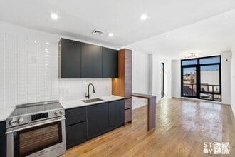 Building Photo - 610 Myrtle Ave
