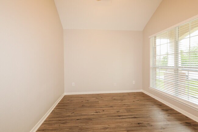 Building Photo - 10411 Lucky Ln