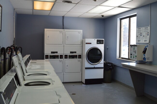 Building Photo - 1750 N Marywood Ave
