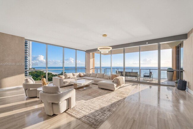 Foto del edificio - 17749 Collins Ave