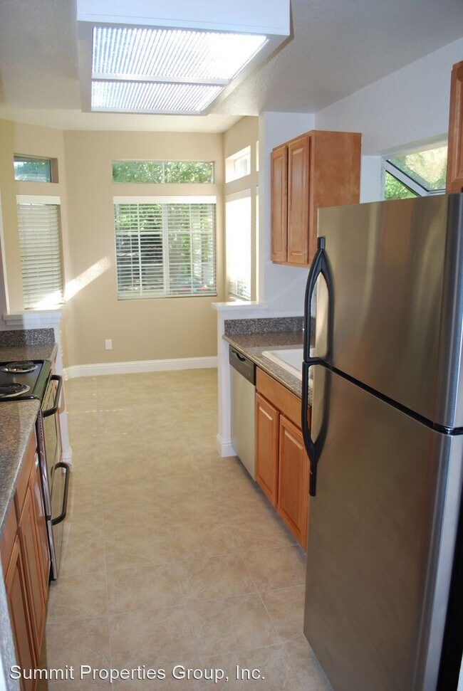 Building Photo - 8165 Mountain View Dr