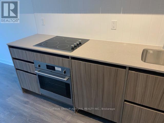 Photo du bâtiment - 7950 Bathurst St