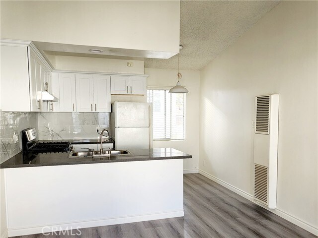 Foto del edificio - 208 N Catalina Ave