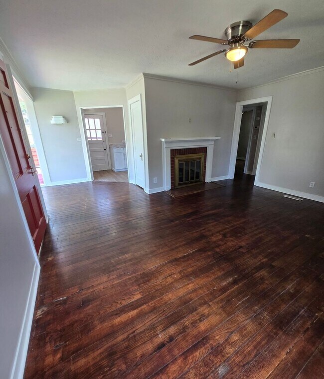 Foto del edificio - 817 Lockwood Ave