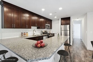 Building Photo - Hampton Manor Apartments & Townhomes
