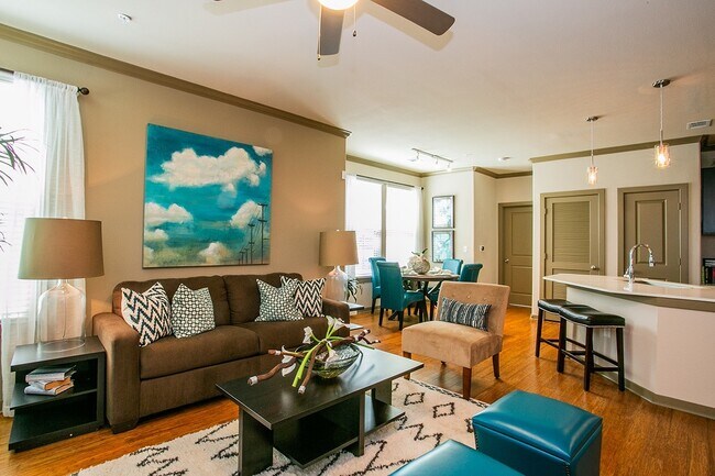 Foto del edificio - Save Up to $700 – Move-In Special!