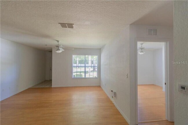 Building Photo - 910 Regatta Bay Dr