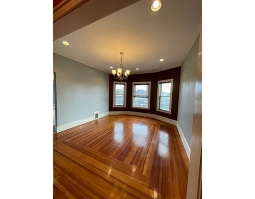 Building Photo - 24 Elm St