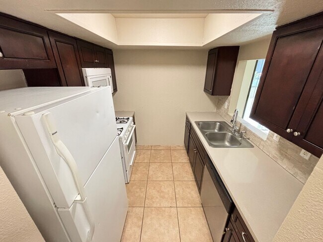 Foto del edificio - 4590 Carriage Park Dr