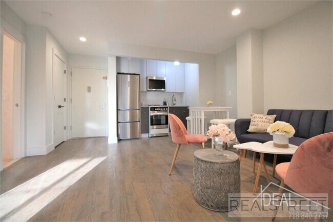 Foto del edificio - NEW 2 BR in Prospect Lefferts Gardens!