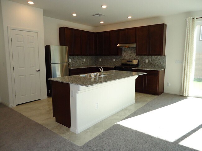 Foto del edificio - Beautiful two story house at SW area with ...