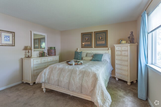 2BR,2BA,-950SF Model - Westwinds