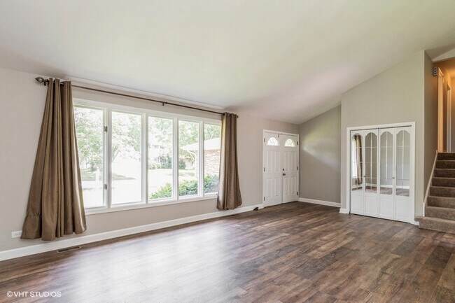 Foto del edificio - 6825 Camden Rd