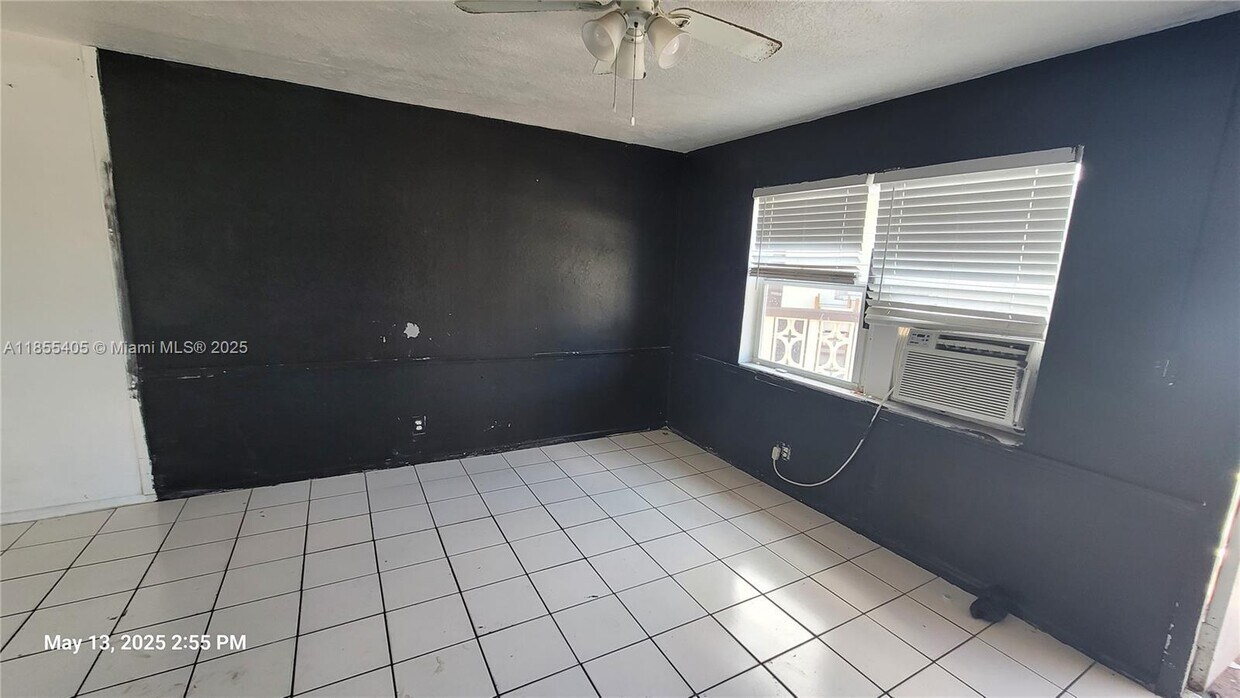 Foto del edificio - 2151 NW 7th St