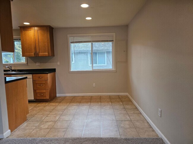 Foto del edificio - Beautiful 2 Bed 1 Bath Condo in Mountlake Terrace