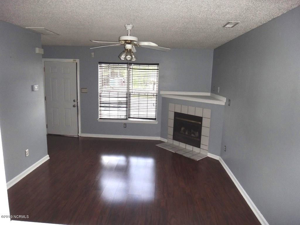 109 Woodlake Ct, Jacksonville, NC 28546 Townhome Rentals in