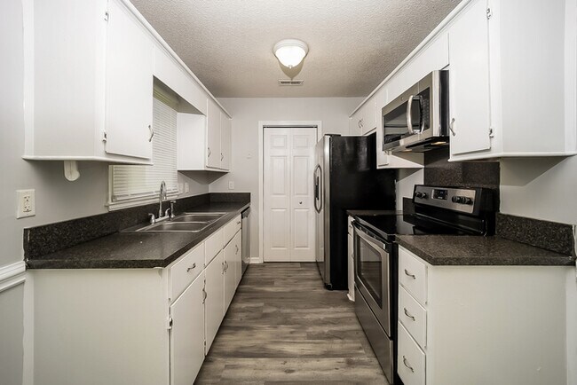 Foto del edificio - 8117 N Ridgebrook Dr