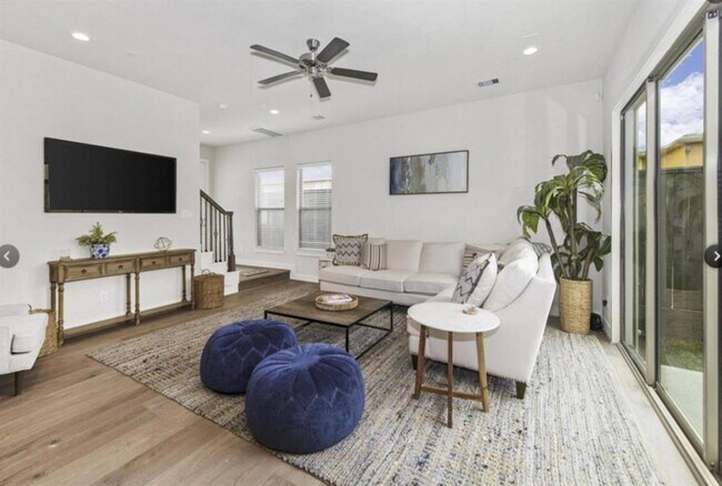 Foto del edificio - 1103 Fuschia Rd